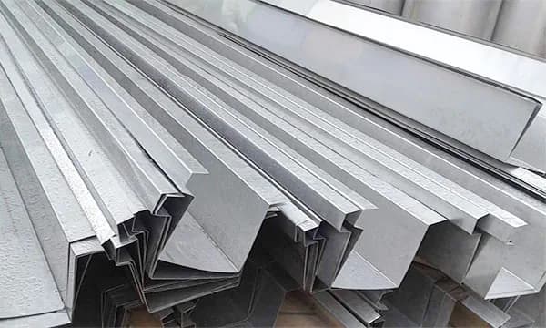 Máng xối inox 0.8mm và xu hướng công trình xanh 2025 – Giải mã bề mặt 2B giúp chống bám bẩn vượt trội