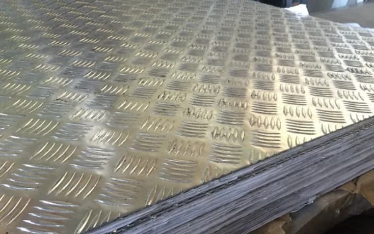 Inox Gân – Vật Liệu “Chống Trượt” Chiến Lược Cho Công Trình Cuối 2025