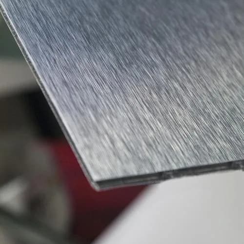 INOX MÀU ĐANG KHIẾN CÁC CỬA HÀNG MỸ PHẨM NHÌN GIỐNG “PHÒNG THÍ NGHIỆM SANG TRỌNG” HƠN NHƯ THẾ NÀO?