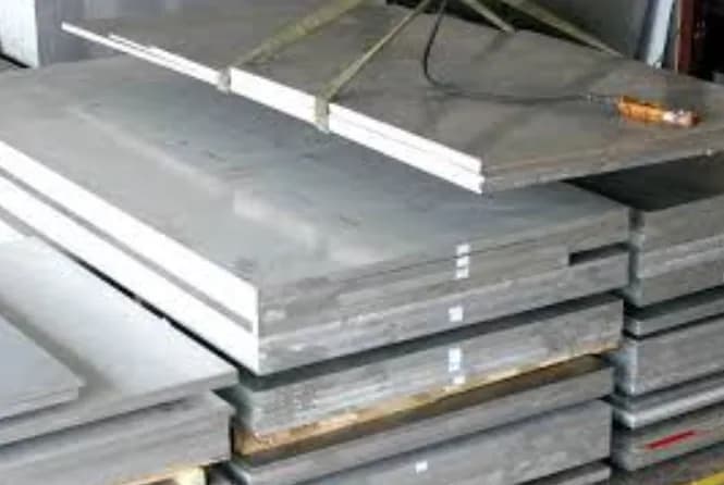 INOX 430 VÀ INOX 304: GIẢI PHÁP TỐI ƯU CHI PHÍ CHO THIẾT BỊ BẾP VÀ CÔNG NGHIỆP NĂM 2026
