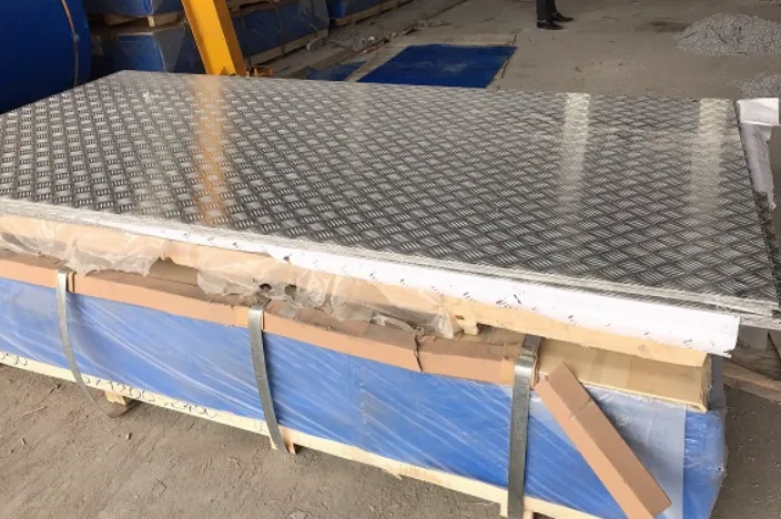 Ứng Dụng Của Nhôm Gân Chống Trượt A1050 Trong Các Ngành Công Nghiệp Hiện Đại – hình 1