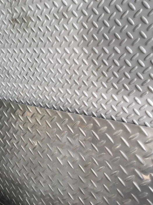 Inox Gân 304 – 201 – 316 Năm 2026: Ứng Dụng, Báo Giá, So Sánh Kỹ Thuật Và Chiến Lược Lựa Chọn Tối Ưu – hình 1
