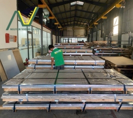 Inox 304/2B 5.0mm x 1500 x 3000: Bảng giá mới nhất, đặc tính và ứng dụng 2025