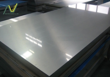 Inox 304/2B Khổ Lớn – Lựa Chọn Chiến Lược Cho Thiết Kế Thang Máy, Mặt Dựng Và Nội Thất Cao Tầng