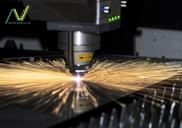 Gia công inox và nhôm bằng công nghệ CNC Fiber Laser – Xu hướng gia công kim loại 2025
