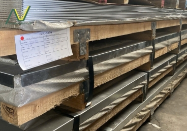 TỪ KHO BẾP CÔNG NGHIỆP ĐẾN SHOWROOM THỜI TRANG – HÀNH TRÌNH “LỘT XÁC” CỦA INOX