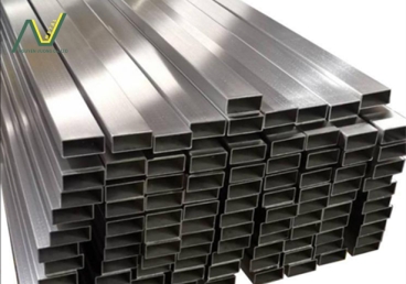 So sánh Inox hình hộp và thép hộp mạ kẽm trong kết cấu dân dụng: Lựa chọn nào tối ưu?