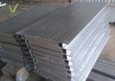 THỊ TRƯỜNG VẬT LIỆU THÉP – NHÔM CUỐI NĂM 2025: BIẾN ĐỘNG GIÁ VÀ CHIẾN LƯỢC ĐI TRƯỚC MỘT BƯỚC