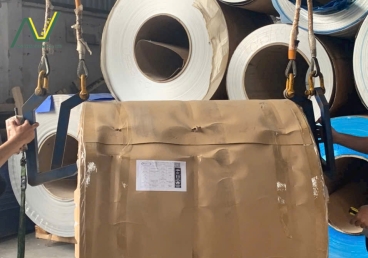 So sánh khả năng chống oxy hóa của Inox 304 với thép mạ kẽm, nhôm kẽm và vật liệu composite – Ai là “vua ngoài trời”?