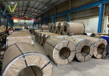 Inox cuộn không phải lúc nào cũng rẻ hơn: Vì sao nhiều xưởng gia công càng mua càng lỗ?