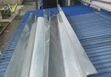 Cách chọn độ dày máng xối inox phù hợp – nên dùng 0.5mm, 0.7mm hay 1.0mm?