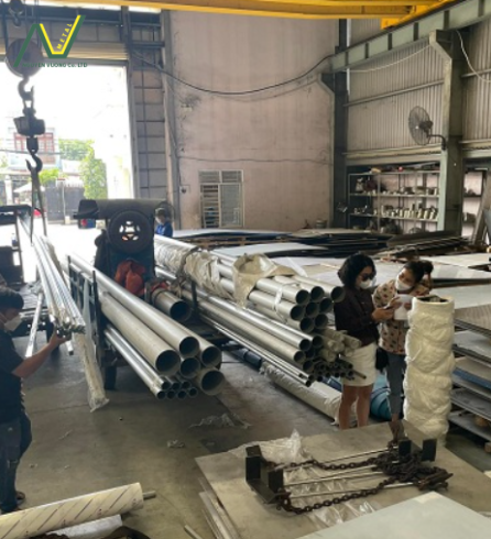 Ứng dụng Ống Inox 316 trong các ngành Công nghiệp: Bền bỉ – An toàn – Hiệu quả