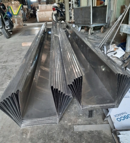 Ứng dụng thực tế của Máng Xối Inox 304 dày 1.0mm – Vì sao được tin dùng?