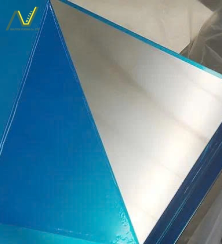 ỨNG DỤNG NHÔM HỢP KIM 5052 & 1050 THAY THẾ INOX TRONG SẢN XUẤT HIỆN ĐẠI 2025 – XU HƯỚNG TỐI ƯU CHI PHÍ CHO DOANH NGHIỆP