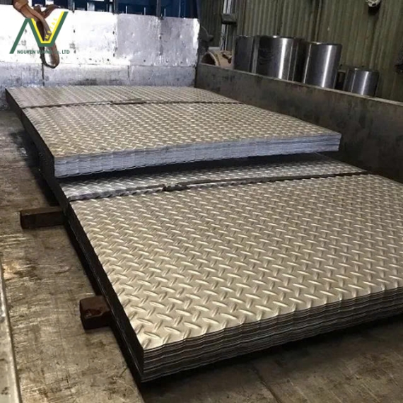 Inox gân: Đặc tính, bảng giá mới nhất và ứng dụng trong xây dựng & công nghiệp 2025